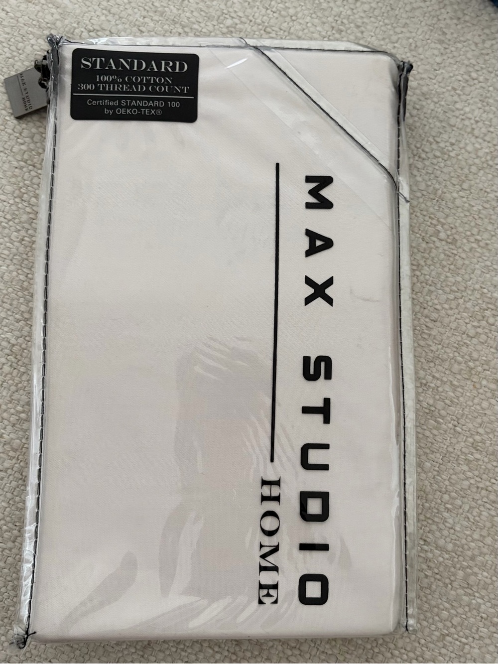 NWT/Max Studio Home 100%Cotton 300 thread count standard set of (2) pillowcases